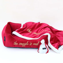 Load image into Gallery viewer, Merry Red Luxurious Dog blanket machine Washable For Daily Use