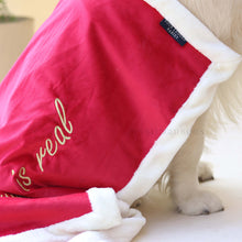 Load image into Gallery viewer, Merry Red Luxurious Dog blanket machine Washable For Daily Use